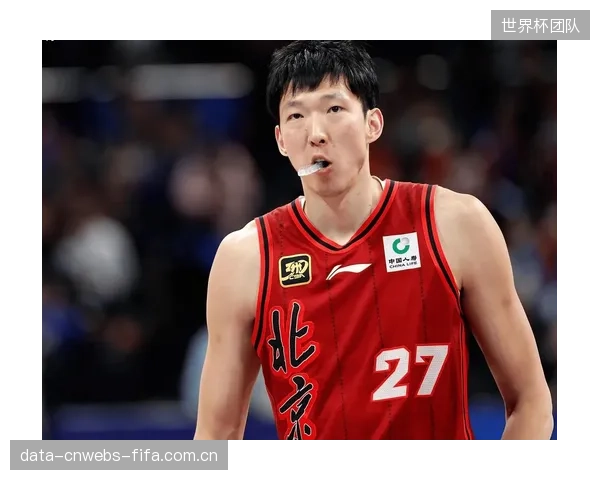 周琦凭借内线统治级表现再度加冕DPOY，成为北京队防守中坚。